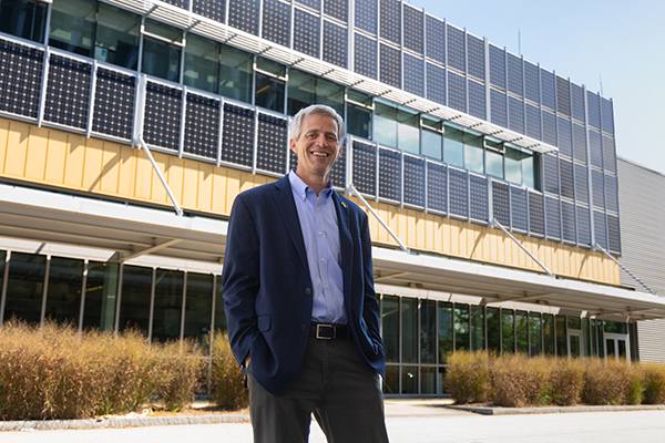 Professor Lieuwen in front of the CNES labs.